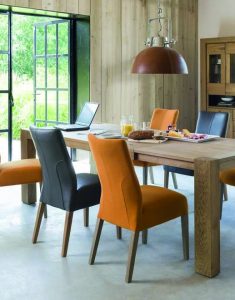 Standard rental oakwood table and chairs